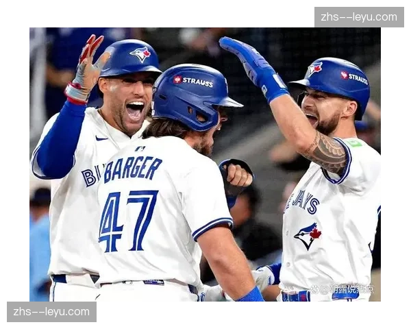 蓝鸟队主场罗杰斯中心顶棚因技术故障在比赛中途意外开启